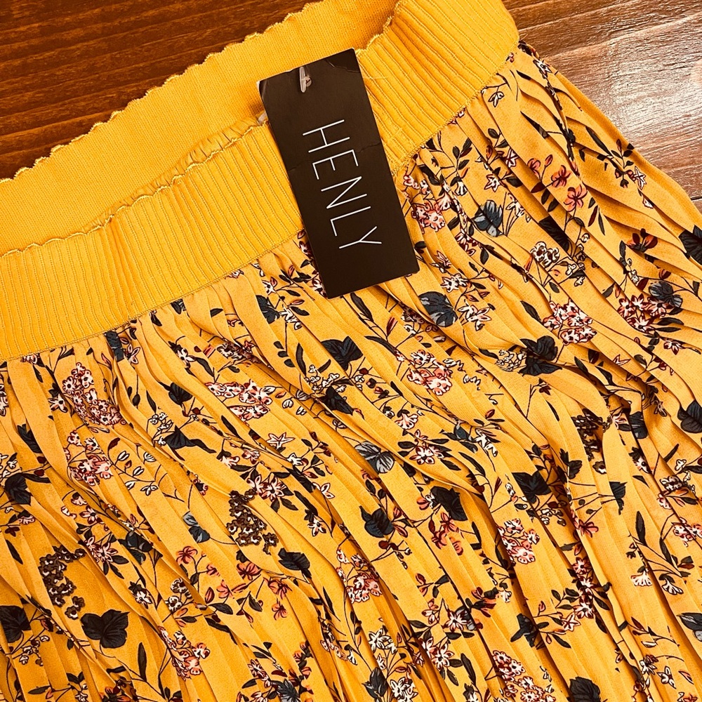 Henley Pleated Floral Skirt